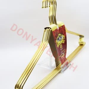 چوب لباسی فلزی طلایی