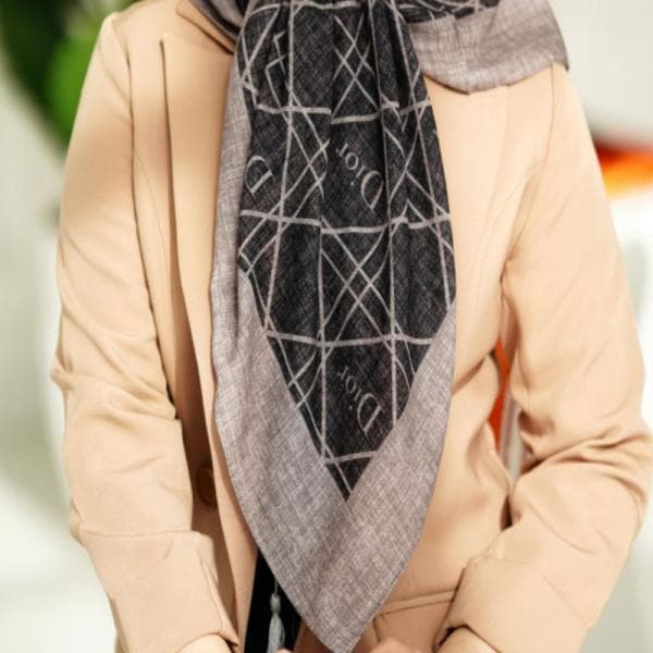 روسری نخی طرح دیور دور دوخت منگوله دار کد20307 - تصویر 2