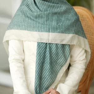 روسری نخی طرح گندم دور دوخت منگوله دار کد 20306