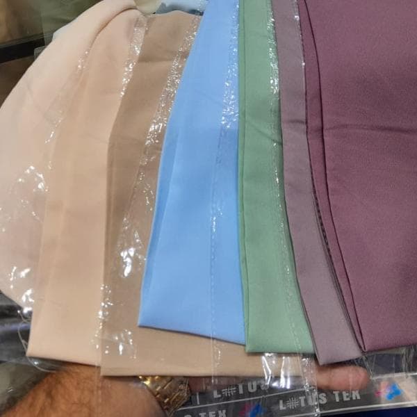 پارچه مازراتی پشت بلدینگ - تصویر 2