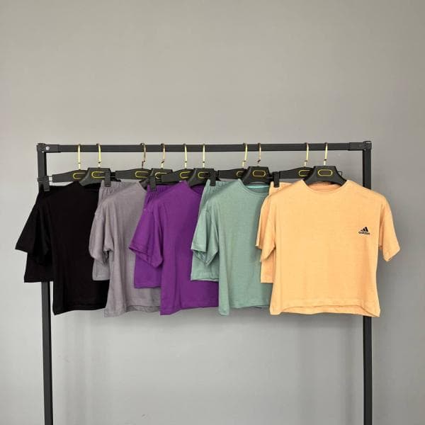 ست کراپ و شلوارک adidas پنبه کد 8659 (هر عدد 139/000 تومان) - تصویر 1