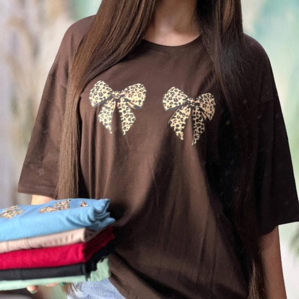 تیشرت زنانه باکسی طرح پاپیون پلنگی