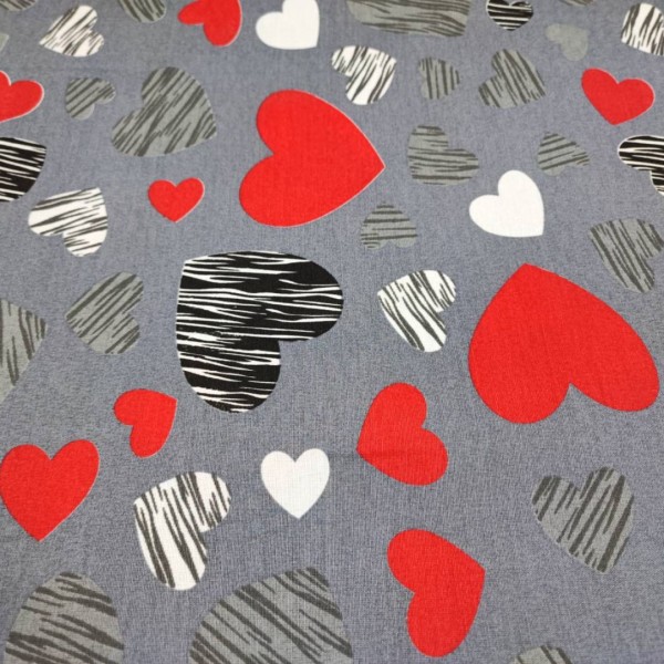 خرید آنلاین پارچه ملحفه و آشپزخانه طرح هاشور با قلب قرمز عرض 2 متر